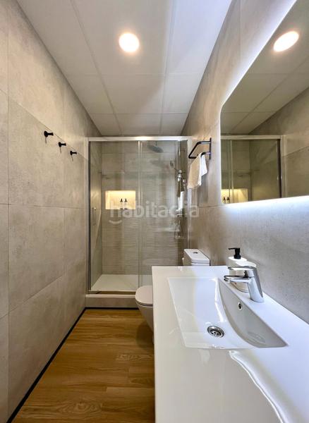 Foto 2ab5ec82-a78e-4457-b463-9b55a2313c8e. Pis a carrer del pintor salvador abril 52 a Russafa Valencia