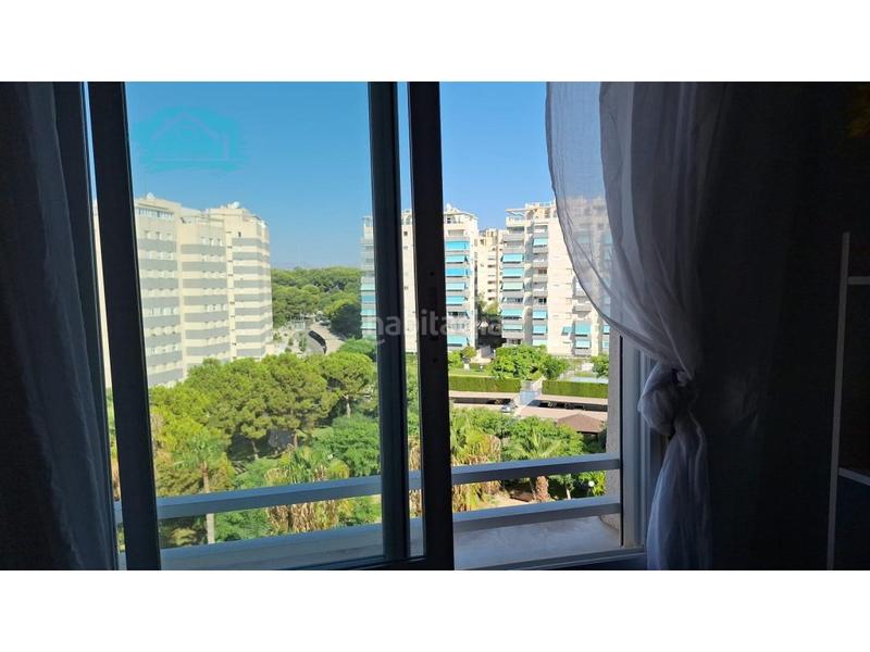 Foto fef85784-966d-4f9d-bebe-0ff7d622ac8e. Location appartement avec parking piscine dans Playa Muchavista Campello (el)