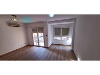 Miete Etagenwohnung  N/a. Alquiler piso zona centro alicante.