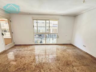 Location Appartement  N/a. Alquiler piso alicante centro.