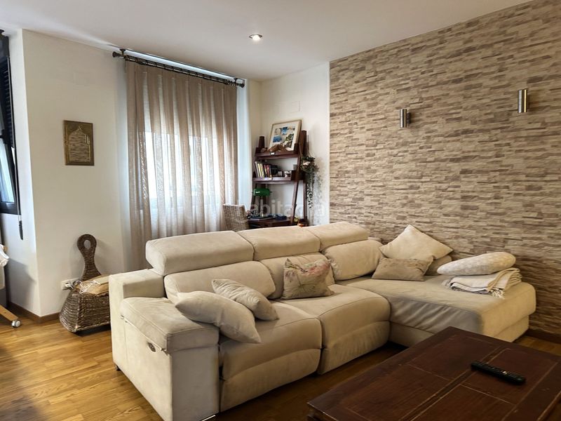 Foto a8f4b41d-06f1-4a60-900d-54ac26a3b07d. Casa adossada amb calefacció aparcament a Agullent