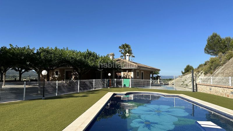 Foto 2974a75b-6ee2-4e0d-b904-04c87a7fb3bc. Casa amb calefacció piscina a Aielo de Malferit