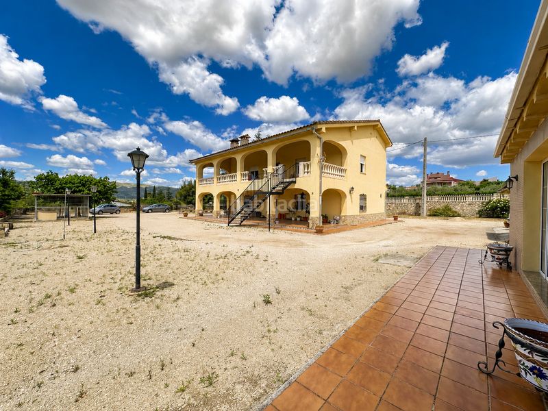 Foto b0eef75b-3229-43c7-90bb-7b65ed1b8cde. Casa amb calefacció a Agullent