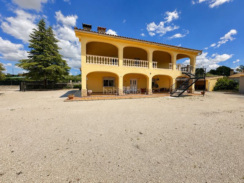 Foto f8d9faed-66ae-441f-aa3f-b03ab19e0c36. Casa amb calefacció a Agullent