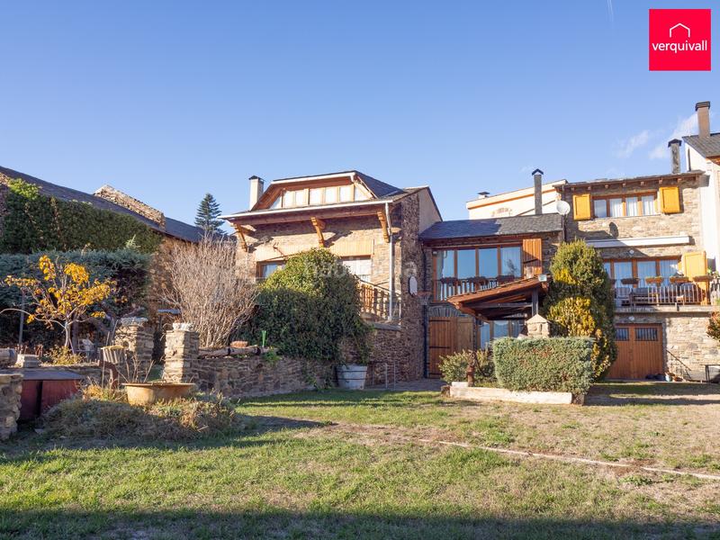 Foto ddda2836-4859-4dd0-a395-4c0c6181d1a5. Casa amb xemeneia calefacció a Llívia