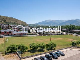 Apartament  Avinguda de catalunya. Apartament cantoner amb vistes a llvia