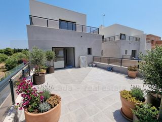 Casa adosada en Calle serra llaveria 13. Nueva construcción vilafortuny casa 1