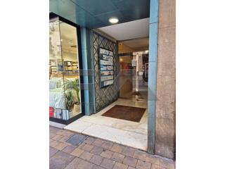 Rent Office space  N/a. Oficina en venta august