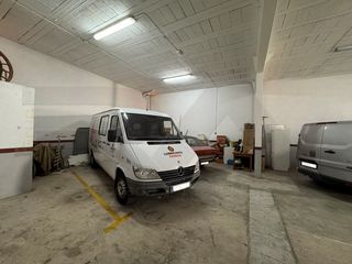 Business premise in Calle vidal i barraquer 4. Almacén  garaje en venta