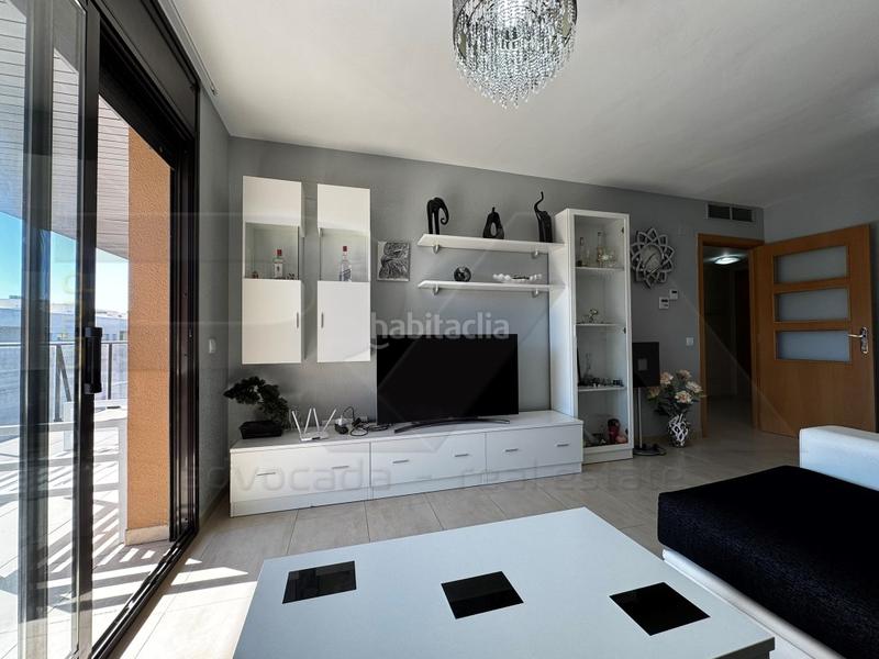 Foto 015b992f-4dab-4887-95ef-a893dac2f34b. Attico con parcheggio piscina in Barenys Salou