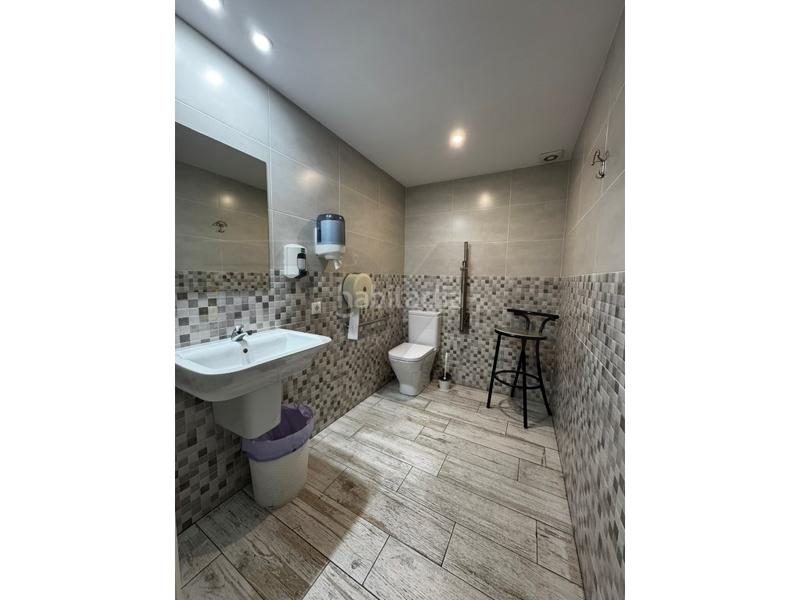 Foto f4947942-4fc1-4eeb-b32f-01101e5b39bc. Traspaso local comercial negocio en traspaso en Eixample Tarragona