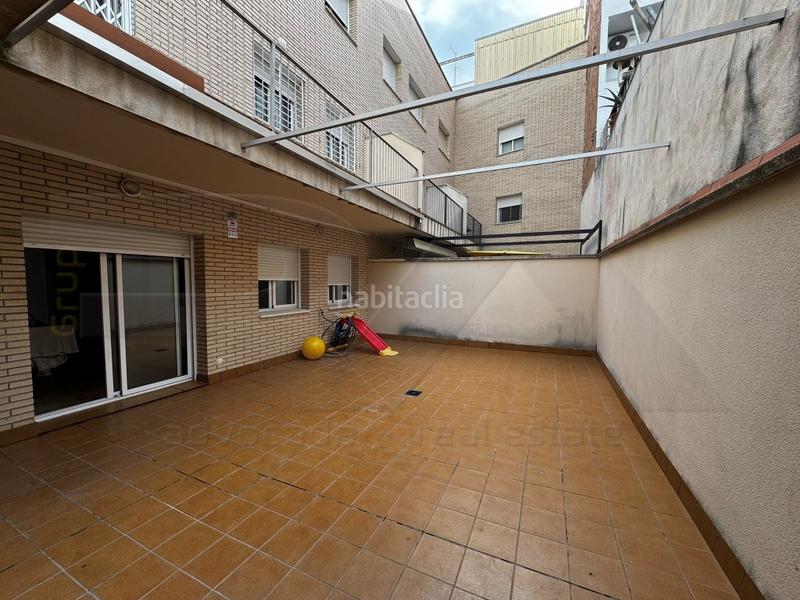 Foto f57f633f-230e-46b0-ba08-725ff2abd084. Planta baixa amb aparcament a Canonja (la)