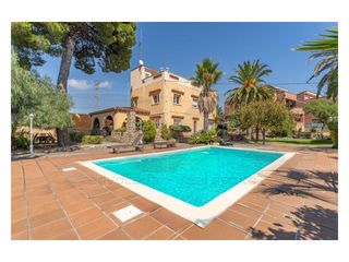 Maison  Calle via augusta. Casa en venta oportunidad