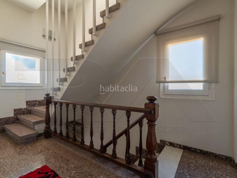 Foto abb5e782-6f6b-4cbc-87f0-38974c7892d9. Casa a calle via augusta 159 a Llevant Tarragona