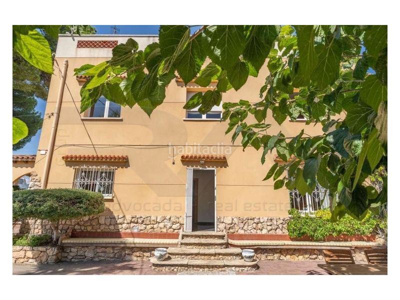 Foto e6e07b06-f1d7-46ae-8861-f048e88ca13d. Casa a calle via augusta 159 a Llevant Tarragona
