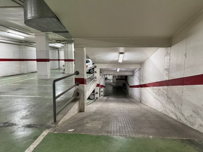 Foto bfbc7b06-f3f4-4bb1-abc6-fc4172498d59. Aparcament cotxe a calle enric d'osso 2 a Nou Eixample Nord Tarragona