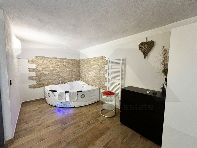 Foto 78b2f7f3-2f87-48dc-ad93-4903967c1b14. Casa amb aparcament a Llevant Tarragona