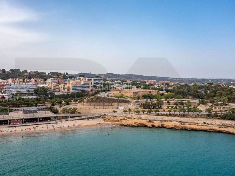 Foto f15f68ae-088f-413f-82f6-500875c662d1. Casa amb aparcament a Llevant Tarragona