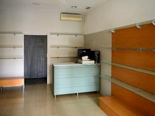 Lloguer Local Comercial a Centro Ciudad. Bajo comercial