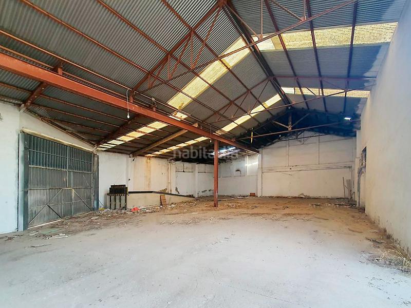 Foto 2b984288-eedf-4400-80df-f1d3e12ede25. Rent industrial building in Polígono del Aeropuerto Manises