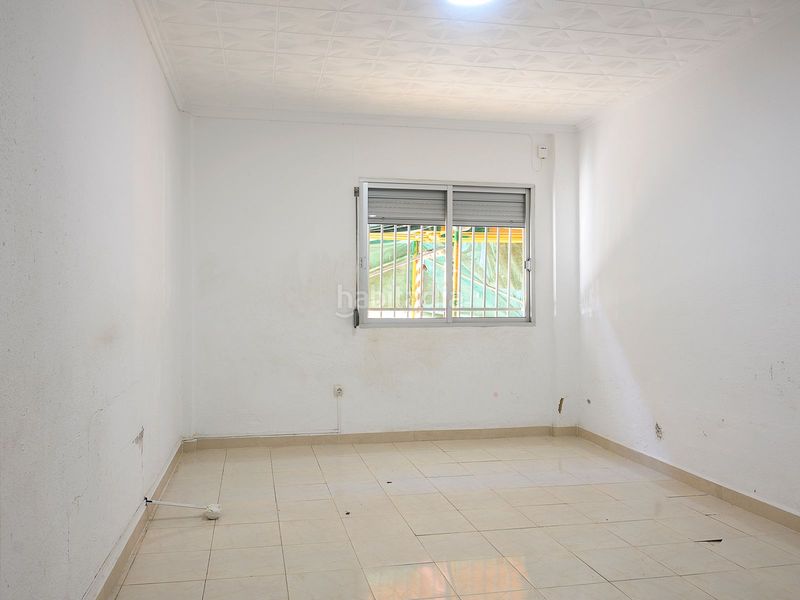 Foto 094e5864-5112-496c-81f6-35f070605260. Planta baixa a El Mercado Manises