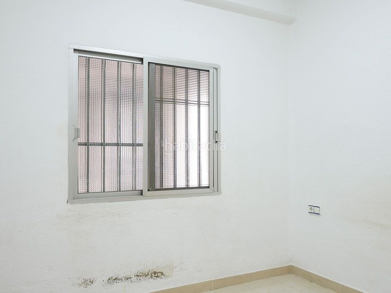 Foto 42935ae6-d11e-4e09-98f5-8975bf2e2ea2. Planta baixa a El Mercado Manises