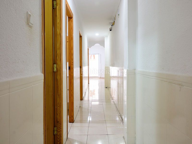 Foto 5692ed60-fb65-4c36-94bd-84dc4cd8ec46. Planta baixa a El Mercado Manises