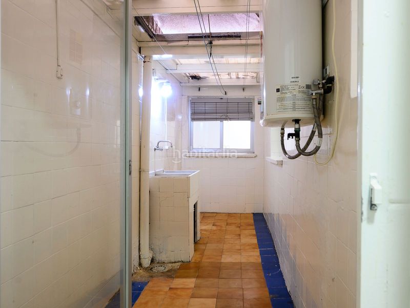 Foto 65577053-4656-4db4-aa63-9d3b41632a5f. Planta baixa a El Mercado Manises