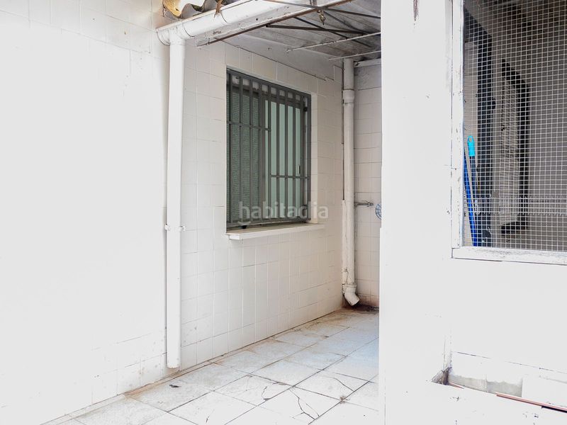 Foto 65f6f8e1-d392-40a4-b64c-aa4da0903cb6. Planta baixa a El Mercado Manises