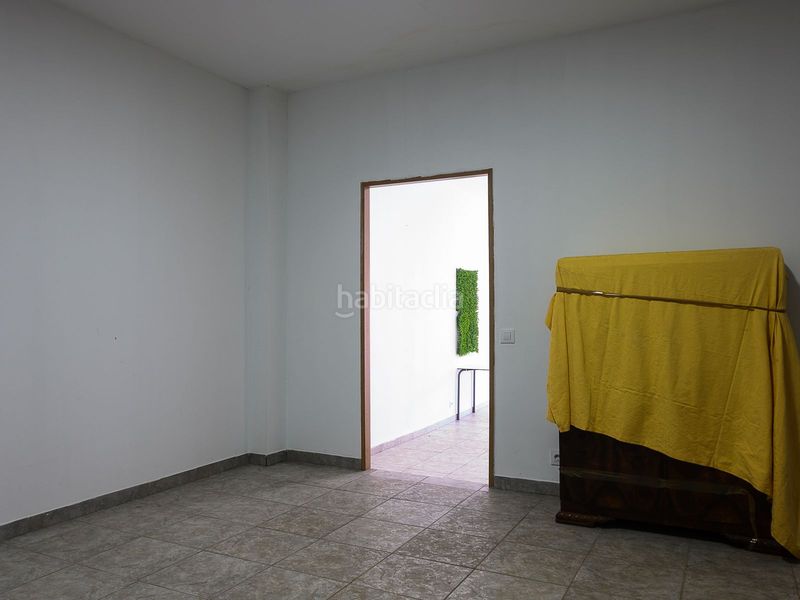 Foto c6f0b570-5d29-4dc8-9323-6c71605a0db1. Local comercial a Centro Ciudad Manises