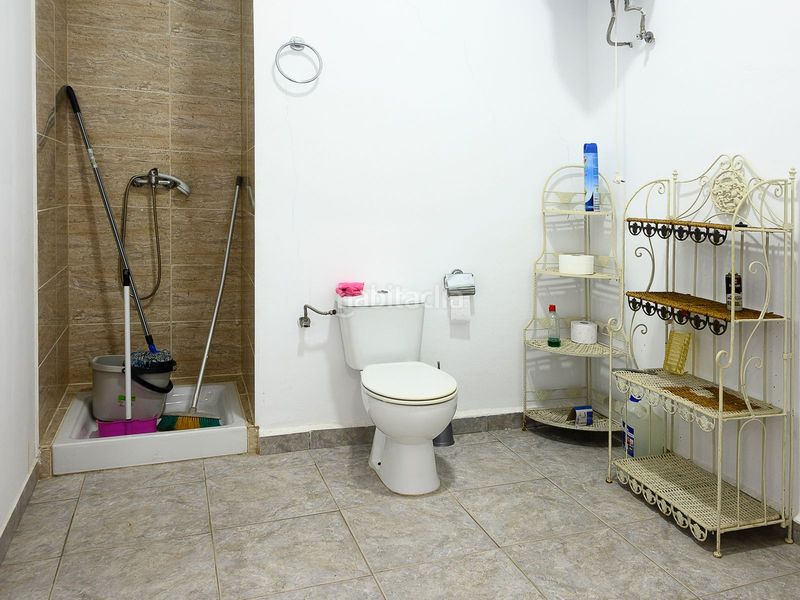 Foto f3cfd1a5-4f6e-4cb3-9335-ff40ba2b1c2b. Local comercial a Centro Ciudad Manises