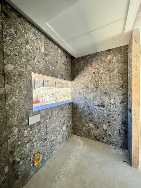 Foto e3a4fa89-9fc8-4205-aff4-61ff9e73d054. Casa con riscaldamento parcheggio in Cometa Calp