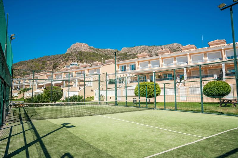 Foto 658f151f-41f5-43eb-8eb9-a9dce2b29b8b. Casa en Benicolada - Las Adelfas Calp