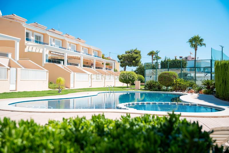 Foto 83aff43b-a5aa-45e2-8185-14fdf66482ba. Casa en Benicolada - Las Adelfas Calp