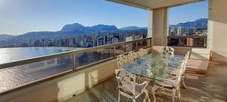 Rent Apartment in Calle alcalde manuel catalán chana, benidorm, spain 24. Piso en alquiler anual con espectaculares vistas al mar  rincón