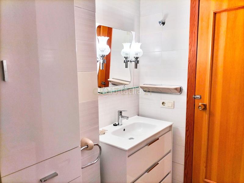 Foto f83e7af3-f1a8-4b41-9433-e83eee1a81b2. Rent apartment in av juan carlos i 20 Calp (alicante) 20 in Calp