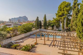 Chalet en Pd carrio 14(k) calp (alicante) 14k. Chalet con gran parcela en urb. carrio, calpe  espacio, luz y vi