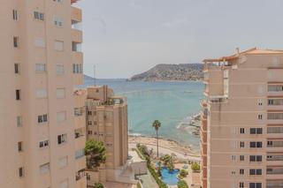 Apartment  Av europa 32 calp (alicante) edf la reina. Atico con 3 dormitorios en la segunda linea de la playa arenal e