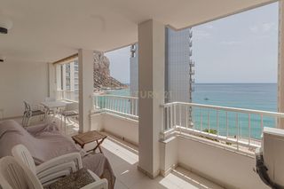 Appartement en Av europa 32 calp (alicante) edf la reina. Atico con 3 dormitorios en la segunda linea de la playa arenal e