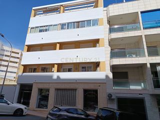 Appartement en Carrer de la pau, 7, calp, spain edf pueblomar. Amplio, moderno y bien mantenido apartamento de cuatro dormitori