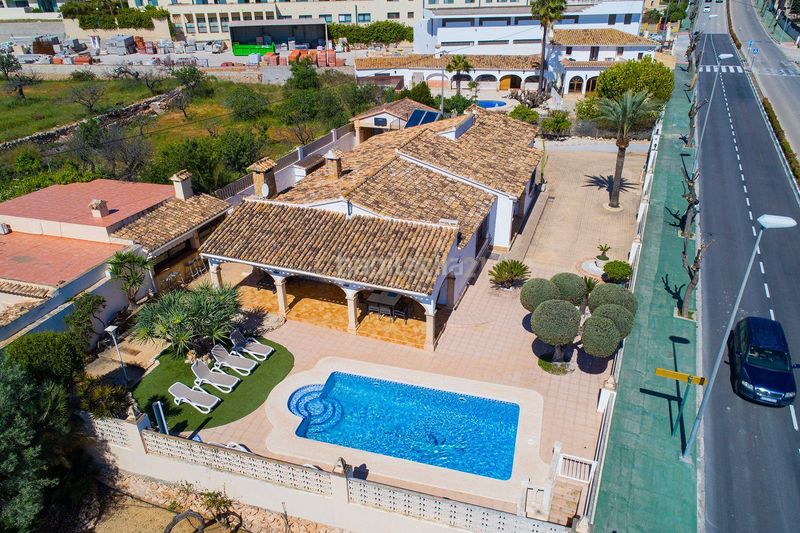 Foto 2da598c1-da46-4f71-a776-6351ea02714a. Casa en vía pa benicolada exclusiva casa independiente con piscina y jardín en pda. benicolada, e en Calp