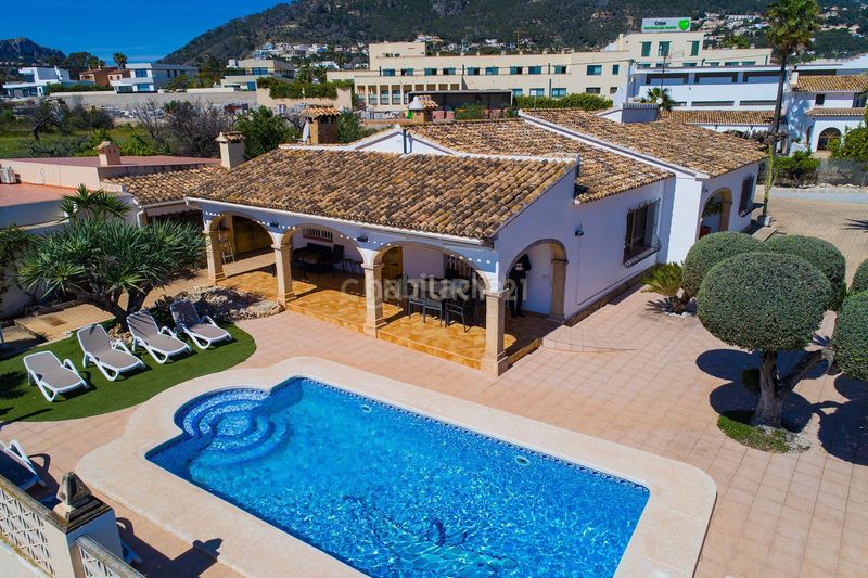 Foto ac32e723-2fa7-40a6-92c8-efec581c69d9. Casa en vía pa benicolada exclusiva casa independiente con piscina y jardín en pda. benicolada, e en Calp