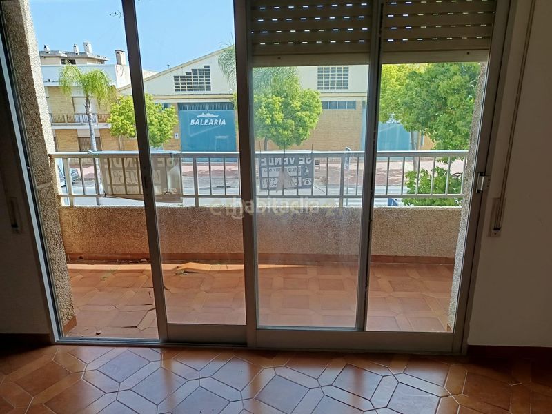 Foto 008c85a6-8dda-4d77-85fe-2b5bd7a058fc. Edifici a avenida valencia a Verger (el)