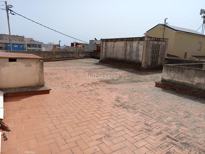 Foto 080f6efc-8bfb-463b-8f14-2d57e5561e6f. Edifici a avenida valencia a Verger (el)