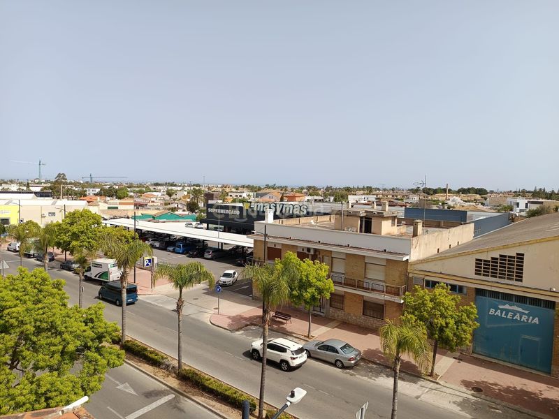 Foto 320f8120-4e10-4e52-89fd-d72a790a4404. Edifici a avenida valencia a Verger (el)