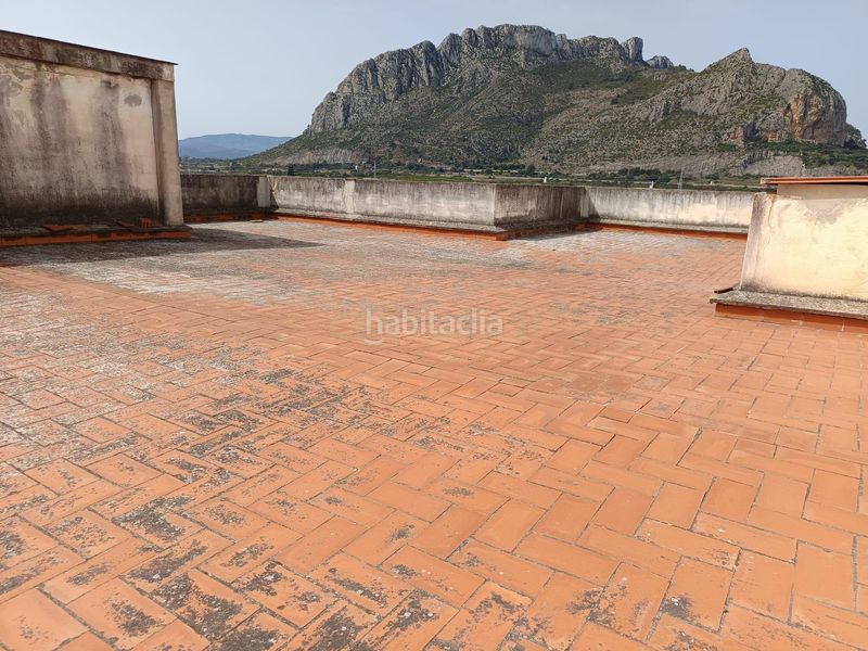 Foto 3496ff52-f497-401e-951f-fbdbeacdd238. Edifici a avenida valencia a Verger (el)