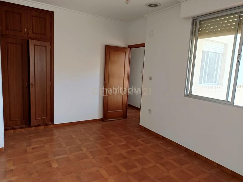 Foto 3834e41c-ce72-4a55-8f99-25e145eea43e. Edifici a avenida valencia a Verger (el)