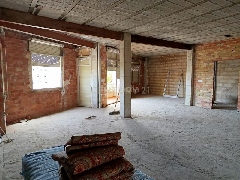 Foto 7cbaa540-7e47-45c6-9cba-3c53e087ccc9. Edifici a avenida valencia a Verger (el)