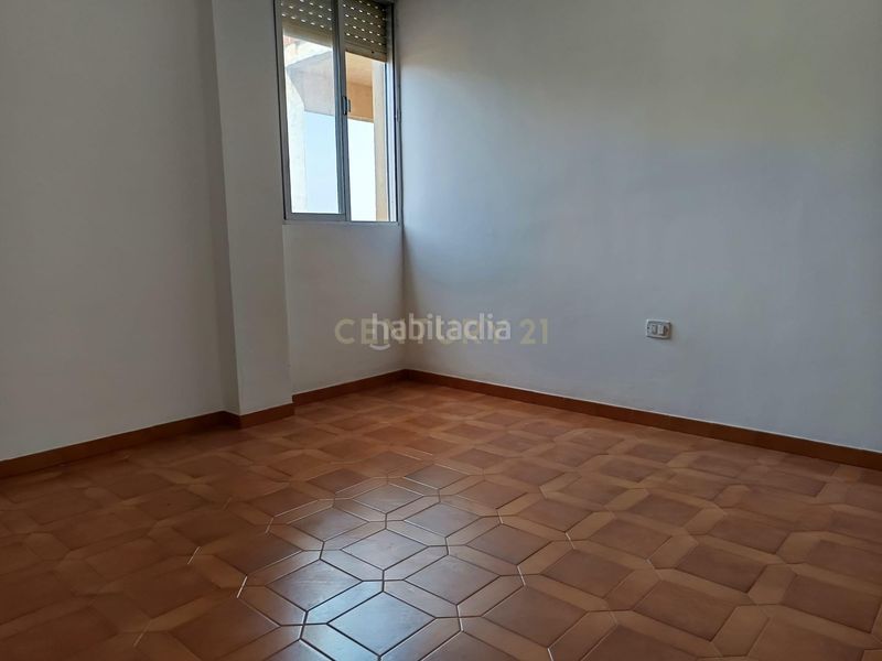 Foto 8c4678b7-c96d-47a8-a1ca-a904959a5db5. Edifici a avenida valencia a Verger (el)