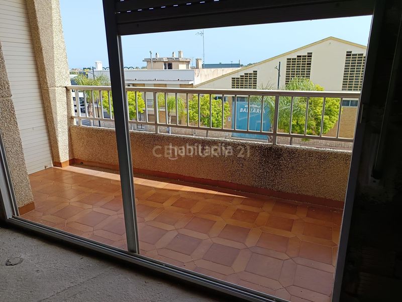 Foto aeab33d2-ed99-443e-88a8-43a43a2cc1cb. Edifici a avenida valencia a Verger (el)